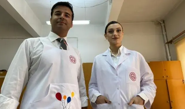 24 Kasım'da öğretmenlere hediye edilecek önlükler tanıtıldı