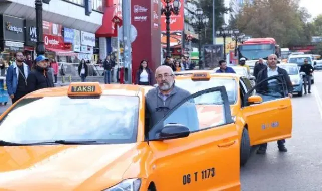 Ankara'da 09.05'te hayat durdu
