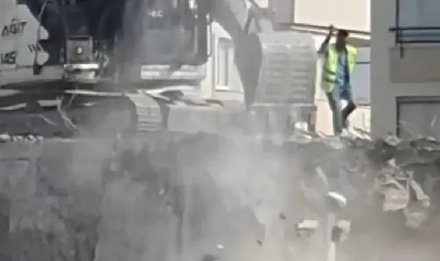 14 katlı binanın yıkımı sırasında çatıda dans etti