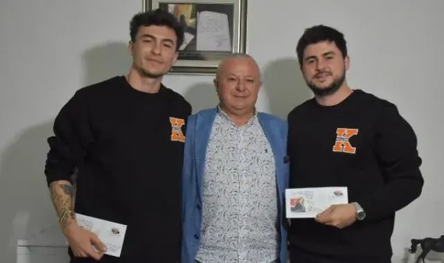 Babalarının 21 yıl önce yazdığı mektuplar 2 kardeşe ulaştı