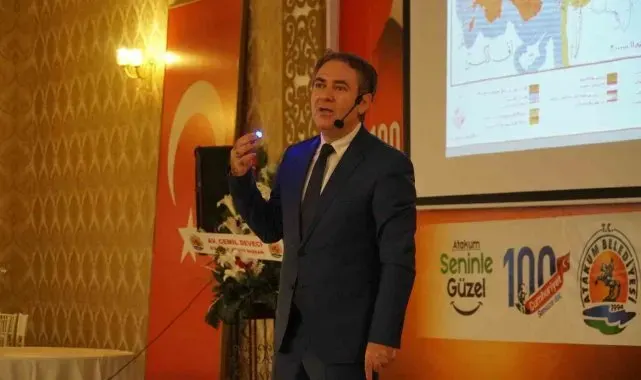 Tarihçi Yazar Sinan Meydan'la Cumhuriyet tarihine yolculuk