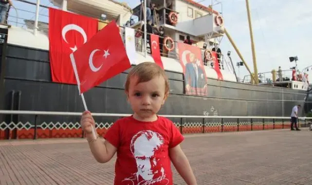 Bandırma Müze Gemisi'ni, 29 Ekim'de 5 bin kişi ziyaret etti