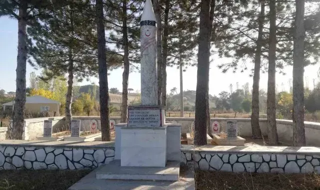 Gediz Çeltikçi köyünde şehitleri anma programı düzenlendi
