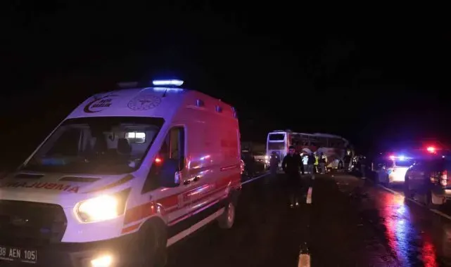 Kayseri'de yolcu otobüsü devrildi: Çok sayıda yaralı var