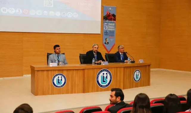 15. Yıl Şenliklerinin 4. günü, bilim ve kültür temasıyla tamamlandı