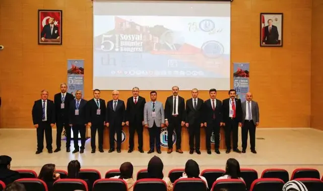 Haydar Aliyev anısına düzenlenen 5. Uluslararası Sosyal Bilimler Kongresi başladı