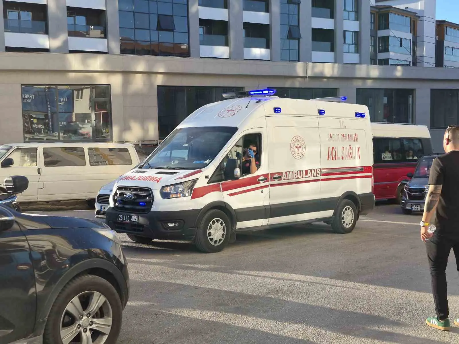 Eskişehir’de bir aracın çarptığı 12 yaşındaki çocuk yaralandı