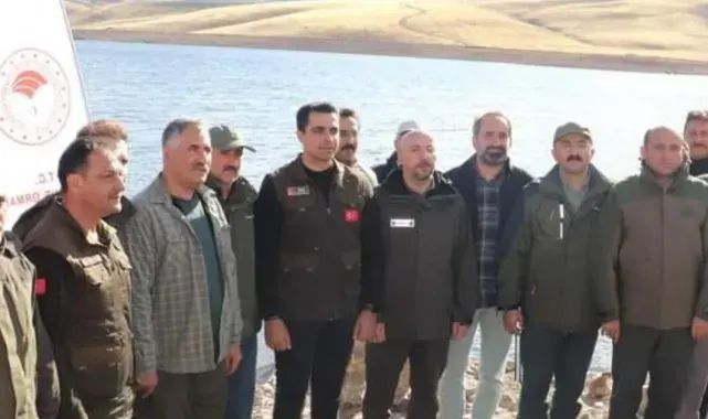 Divriği'de göletlere 10 bin yavru alabalık bırakıldı