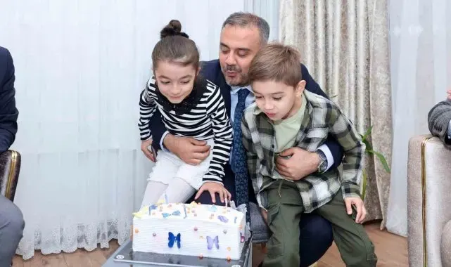 Başkan Toptaş'tan şehit öğretmen kızına doğum günü sürprizi