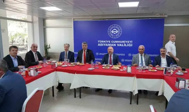 Vali Varol muhtarlar gününü kutladı