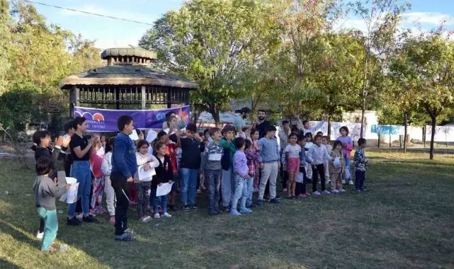 Lice'de çocuklar için müzik ve resim atölyesi etkinliği