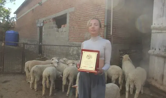 Karadağlı moda tasarımcısı kadın çoban ödüllendirildi
