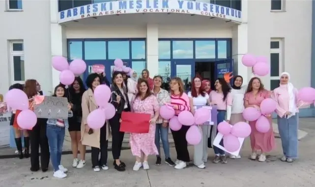 Babaeski'de pembe balonlar gökyüzüne bırakıldı