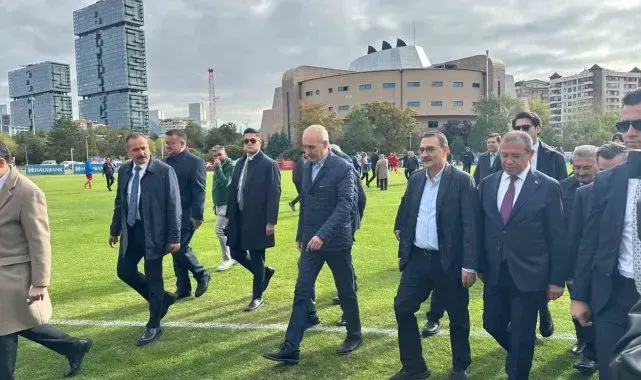 TBMM Başkanı Kurtulmuş, Türk-Macar Kültür Yılı Dostluk Maçına katıldı
