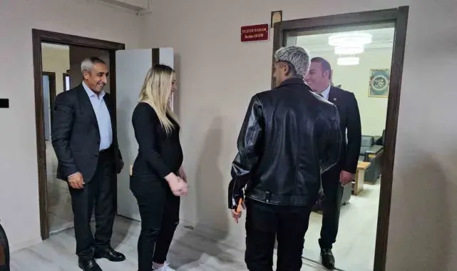 Bitlis Özgüzelderespor futbolcusu Süphan Dağı eteğinde nikah masasına oturdu