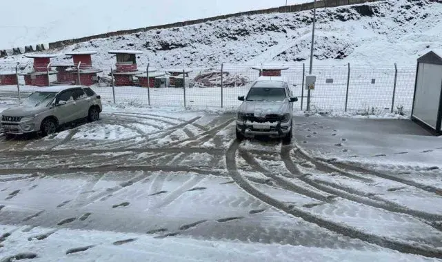 Ağrı'da kar sürprizi