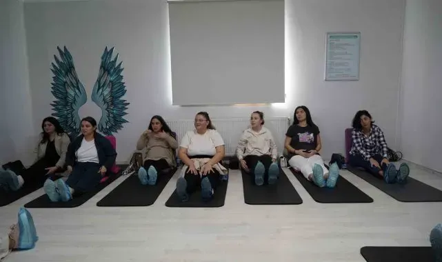 Gebe okuluna giden annelerden 'normal doğum' çağrısı