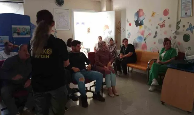 Kuşadası'nda sağlık çalışanlarına "Narkorehber" eğitimi verildi