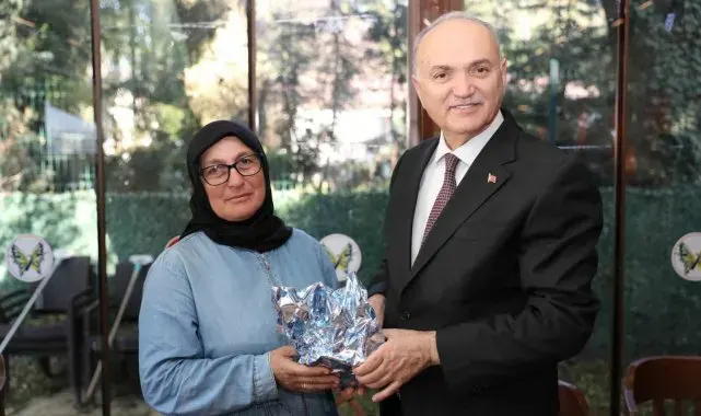 Başkan Düzce'yi güzelleştiren kadınlarla bir araya geldi