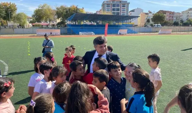 Dereceye giren sporculara ödülleri verildi