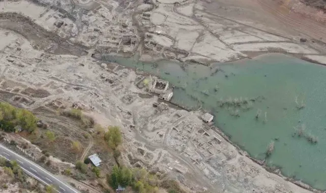 Kuraklık kaybolan tarihi ortaya çıkardı