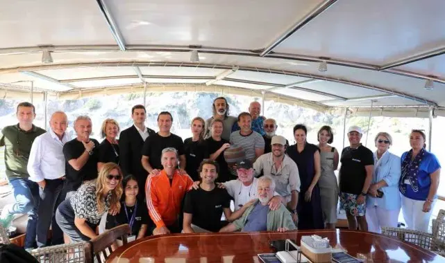 Bodrum'da denizin derinliklerinde sanat eserleri mavi sularla buluştu