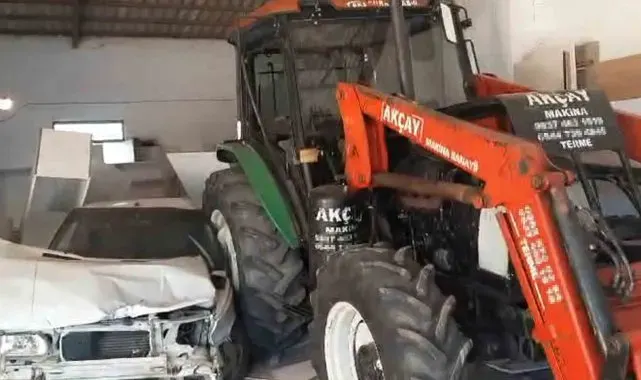 Amasya'da 2 otomobile çarpan traktör mobilya atölyesine daldı