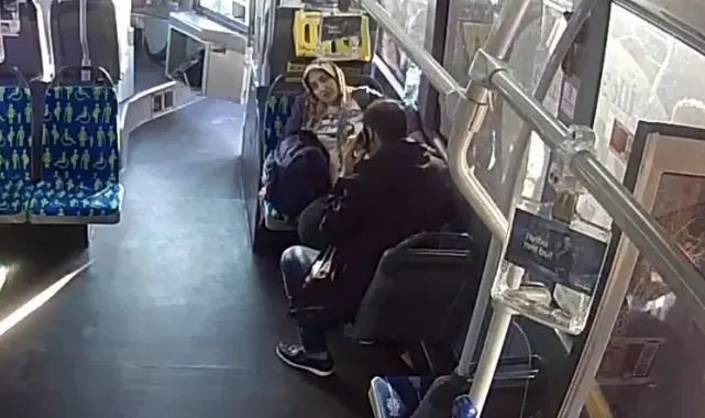 Metrobüste doğum anı araç içi kamerasına yansıdı