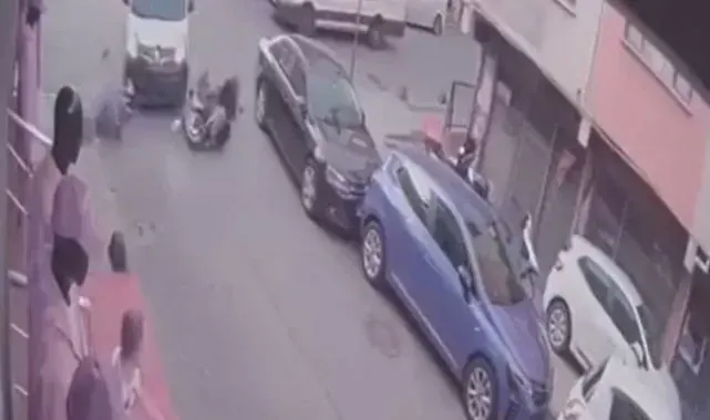 Küçükçekmece'de ters yönden gelen araç ve motosiklet çarpıştı: 2 yaralı