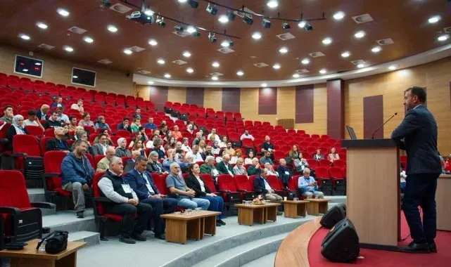 Kastamonu Üniversitesi'nde Türkiye'nin zengin bitki örtüsü konuşuldu
