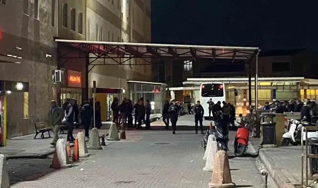 Gaziosmanpaşa'da hastane bahçesinde arbede: Kavga esnasında havaya ateş açıldı