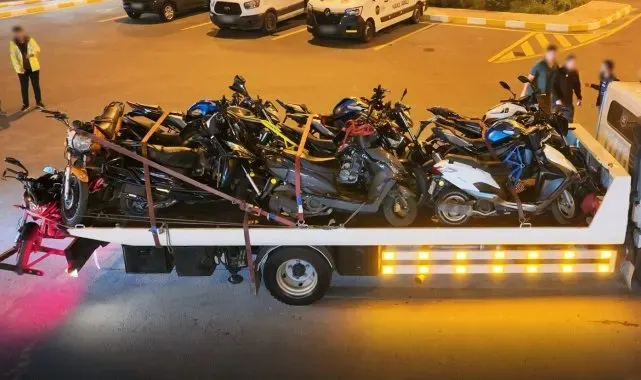 Eyüpsultan'da trafiği tehlikeye sokan 14 motosikletli yakalandı