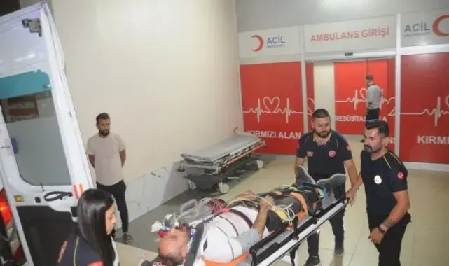 Şırnak'ta tır hafif ticari araçla kafa kafaya çarpıştı: 3 yaralı
