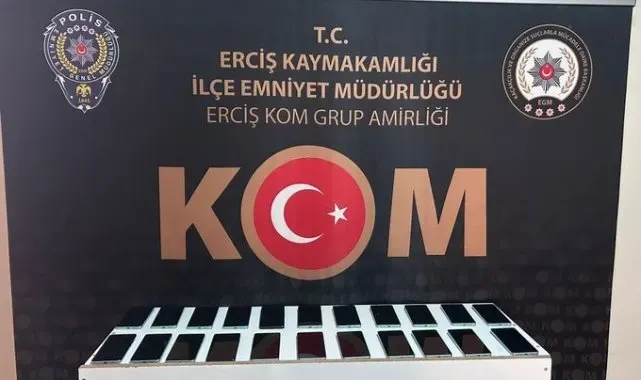 Van'da çok sayıda kaçak cep telefonu ele geçirildi
