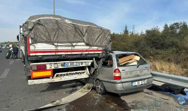 Park halindeki tıra ok gibi saplandı: 2 ölü 3 yaralı