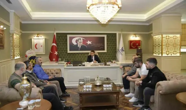 Kahramankazan Belediyesi'nden öğrencilere ve esnafa destek