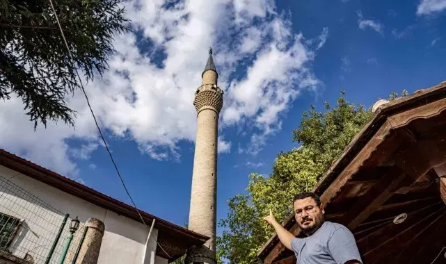 Sekiz asırlık cami aslına çevriliyor