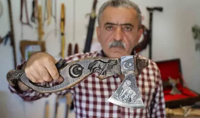 Sivaslı usta, dünyanın en sert çeliğine destan işledi