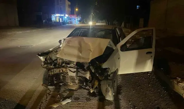 Park halindeki otomobile arkadan çarptı: 1 yaralı