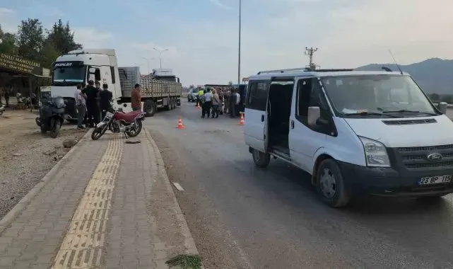 Hassa'da minibüsle çarpışan motosikletin sürücüsü yaralandı