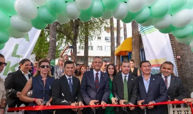 CHP Genel Başkanı Özel, Marmaris'te Halk Kafe'nin açılışını yaptı