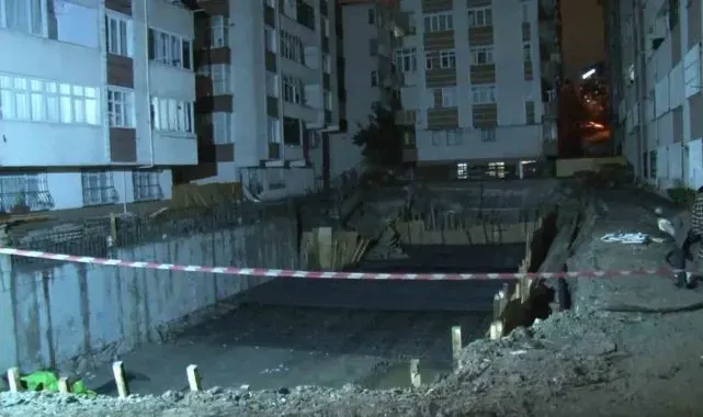Küçükçekmece'de toprak kayması: Bir bina tahliye edildi