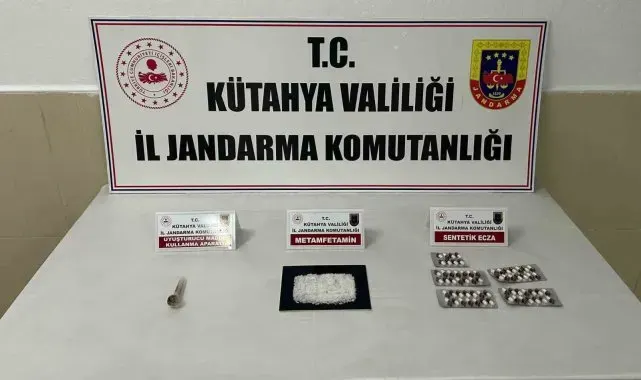 Kütahya'da aracında uyuşturucu ele geçirilen şüpheli tutuklandı
