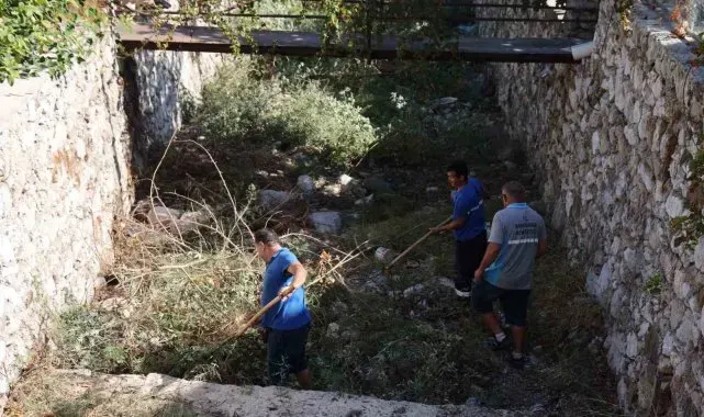 Marmaris'te dere yatakları kışa hazırlanıyor