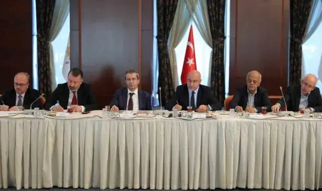Rektör Kırışık yeni anayasa çalıştayına katıldı