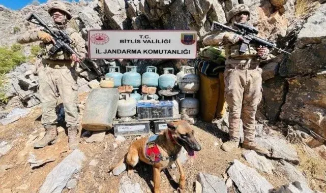Bitlis'te terör örgütüne ait sığınak ve çok sayıda malzeme ele geçirildi