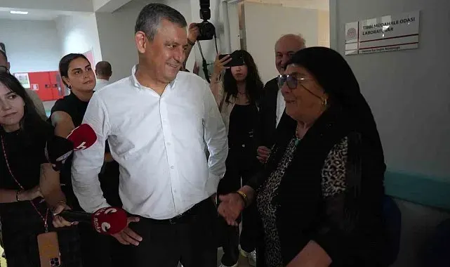 Özgür Özel ile vatandaş arasında Kılıçdaroğlu diyaloğu: Gülerek yanıtladı
