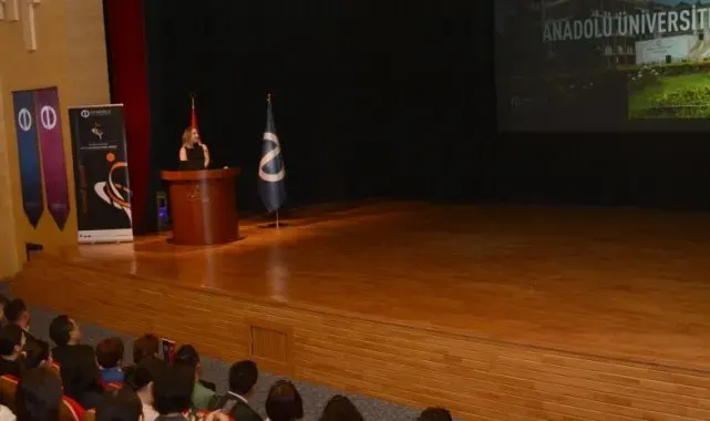 Uluslararası öğrenciler oryantasyon programında bir araya geldi
