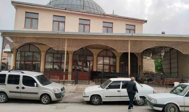 Malatya'da depremde hasar alan tarihi camiler ayağa kaldırılıyor
