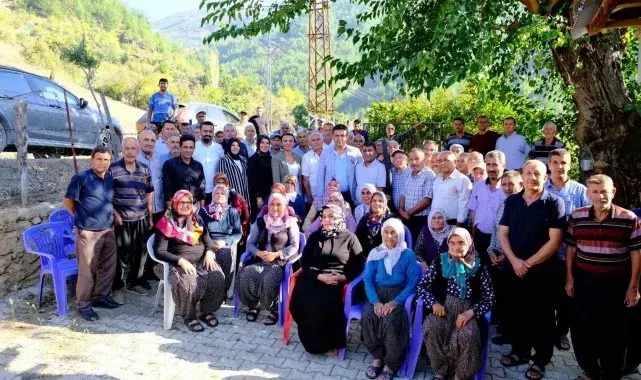 Başkan Atlı'ya köylü sorunlarını sazlı sözlü anlattı